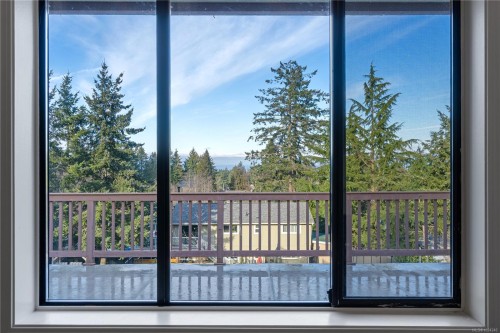 7496 Clark Cres, Lantzville, BC 