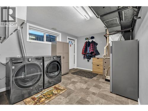 110 Hastings Place, Penticton, BC - Indoor Photo Showing Laundry Room