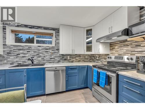 110 Hastings Place, Penticton, BC - Indoor Photo Showing Kitchen With Upgraded Kitchen