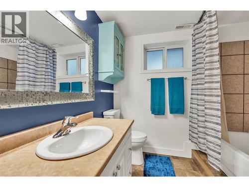 110 Hastings Place, Penticton, BC - Indoor Photo Showing Bathroom