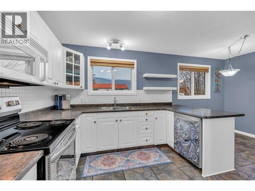 110 Hastings Place, Penticton, BC - Indoor Photo Showing Kitchen With Double Sink