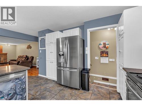 110 Hastings Place, Penticton, BC - Indoor Photo Showing Kitchen