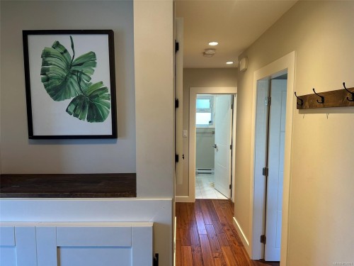 2554 Shakespeare St, Victoria, BC 