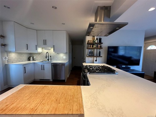 2554 Shakespeare St, Victoria, BC 