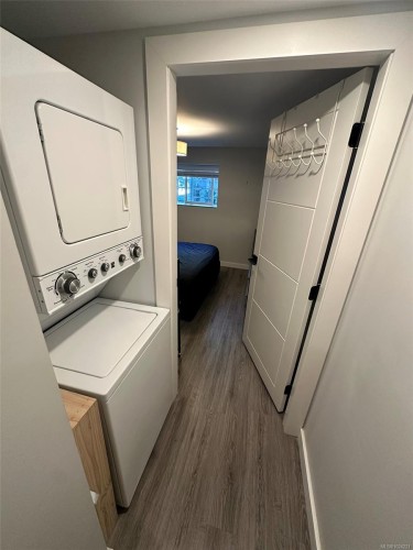 2554 Shakespeare St, Victoria, BC 