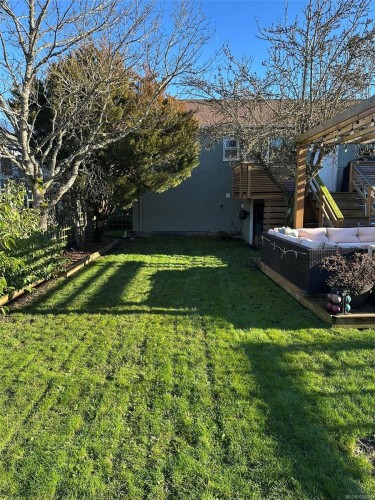 2554 Shakespeare St, Victoria, BC 