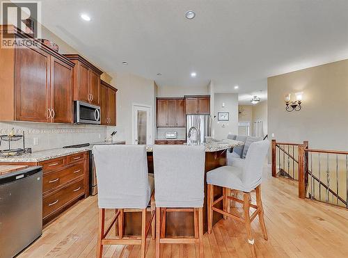 308 Lineham Acres Drive Nw, High River, AB - Indoor Photo Showing Kitchen