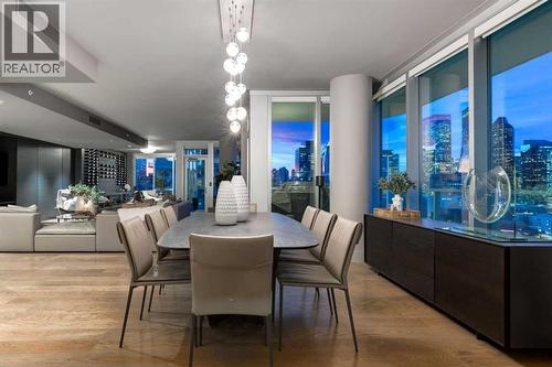 2201, 433 11 Avenue Se, Calgary, AB - Indoor Photo Showing Dining Room
