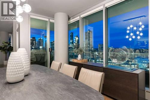 2201, 433 11 Avenue Se, Calgary, AB - Indoor Photo Showing Dining Room