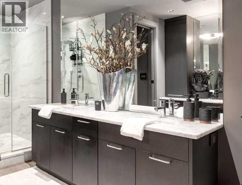 2201, 433 11 Avenue Se, Calgary, AB - Indoor Photo Showing Bathroom