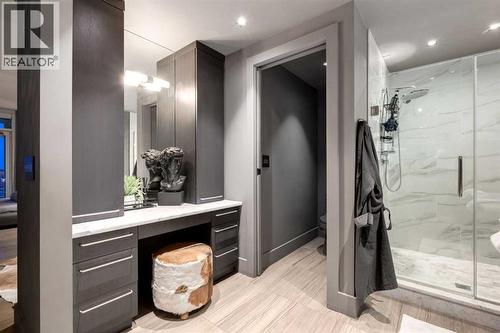 2201, 433 11 Avenue Se, Calgary, AB - Indoor Photo Showing Bathroom