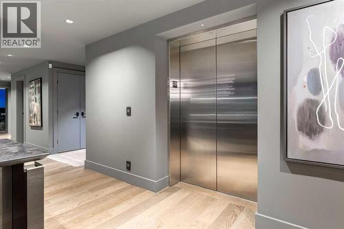 2201, 433 11 Avenue Se, Calgary, AB - Indoor