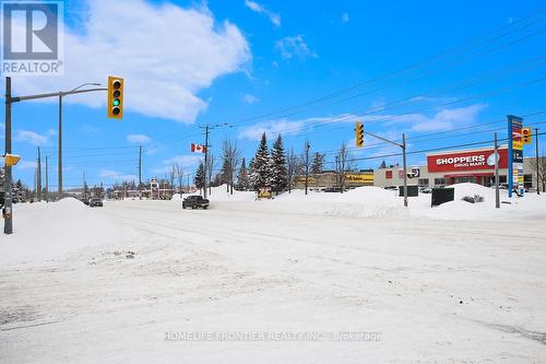 642 Yonge Street, Barrie, ON 