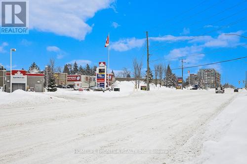 642 Yonge Street, Barrie, ON 