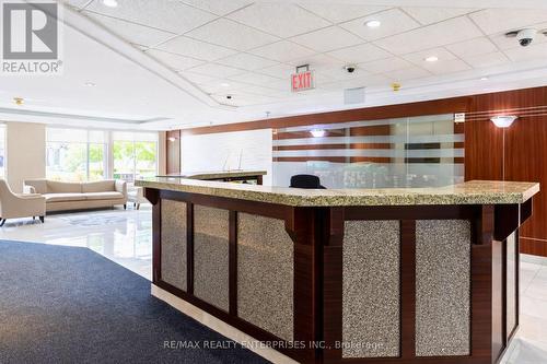 309 - 135 Hillcrest Avenue, Mississauga, ON - Indoor Photo Showing Other Room