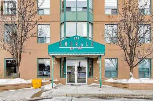 309 - 135 Hillcrest Avenue, Mississauga, ON - Outdoor