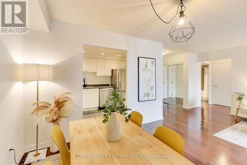 309 - 135 Hillcrest Avenue, Mississauga, ON - Indoor Photo Showing Dining Room