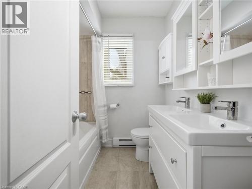 205 Prince Edward Drive S, Toronto, ON - Indoor Photo Showing Bathroom