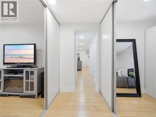 205 Prince Edward Drive S, Toronto, ON - Indoor Photo Showing Other Room