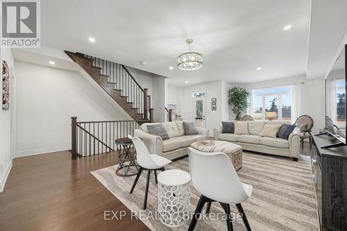 22 18Th Street N, Wasaga Beach, ON - Indoor Photo Showing Living Room