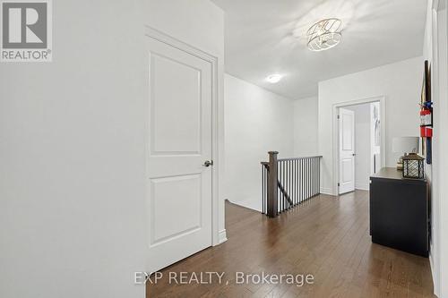 22 18Th Street N, Wasaga Beach, ON - Indoor Photo Showing Other Room