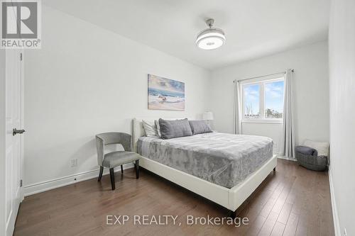 22 18Th Street N, Wasaga Beach, ON - Indoor Photo Showing Bedroom