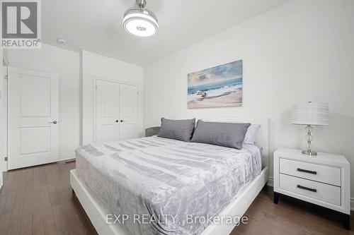 22 18Th Street N, Wasaga Beach, ON - Indoor Photo Showing Bedroom