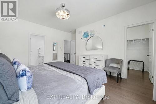 22 18Th Street N, Wasaga Beach, ON - Indoor Photo Showing Bedroom
