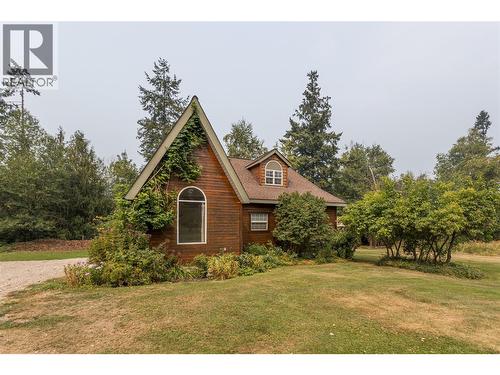 7704 97A Highway, Mara, BC - Outdoor