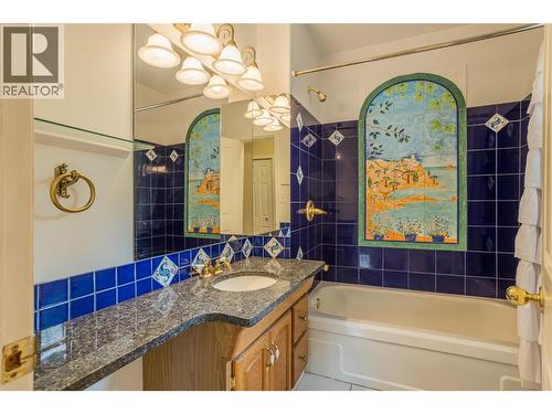 7704 97A Highway, Mara, BC - Indoor Photo Showing Bathroom