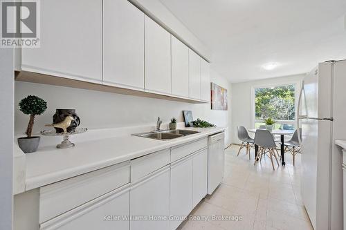 39 - 40 Imperial Road N, Guelph (Willow West/Sugarbush/West Acres), ON - Indoor Photo Showing Kitchen With Double Sink
