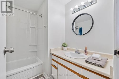 39 - 40 Imperial Road N, Guelph (Willow West/Sugarbush/West Acres), ON - Indoor Photo Showing Bathroom