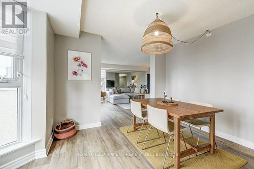 9D - 67 Caroline Street S, Hamilton, ON - Indoor Photo Showing Dining Room