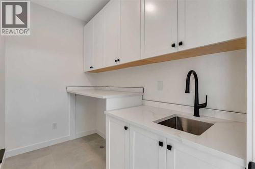 2436 30 Avenue Sw, Calgary, AB - Indoor Photo Showing Kitchen