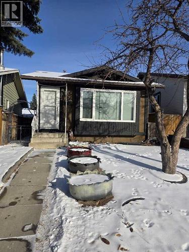 192 Templevale Road Ne, Calgary, AB - Outdoor