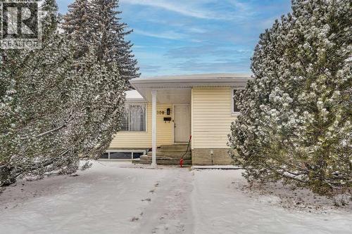 200 Penbrooke Close Se, Calgary, AB - Outdoor