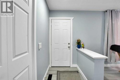 200 Penbrooke Close Se, Calgary, AB - Indoor Photo Showing Other Room