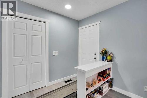 200 Penbrooke Close Se, Calgary, AB - Indoor Photo Showing Other Room
