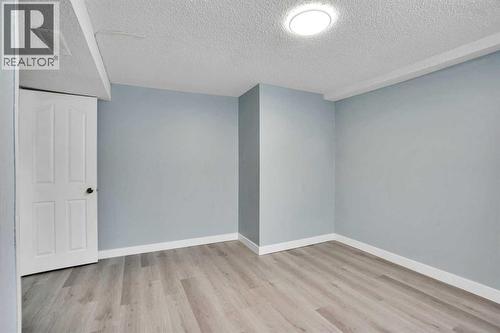 200 Penbrooke Close Se, Calgary, AB - Indoor Photo Showing Other Room