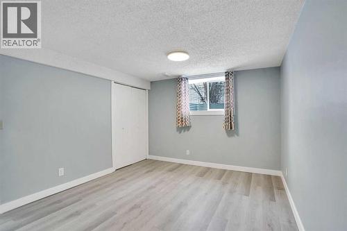 200 Penbrooke Close Se, Calgary, AB - Indoor Photo Showing Other Room