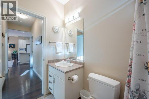 6651 Oxbow Crescent, Oliver, BC - Indoor Photo Showing Bathroom