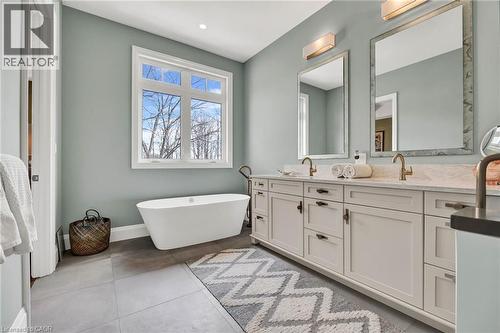 44 Pioneer Ridge Drive, Kitchener, ON - Indoor Photo Showing Bathroom