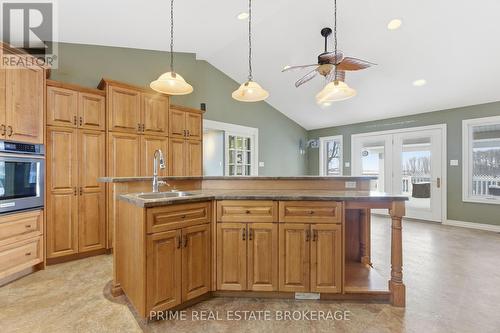 40987 Kirkton Road, South Huron (Exeter), ON - Indoor Photo Showing Kitchen