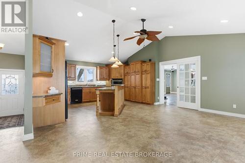 40987 Kirkton Road, South Huron (Exeter), ON - Indoor Photo Showing Kitchen