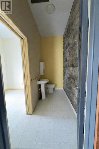 Two piece bathroom. - 4883 Kinburn Side Road, Mississippi Mills, ON 