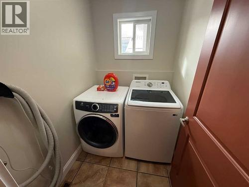118 Wanyandi Avenue, Hinton, AB - Indoor Photo Showing Laundry Room