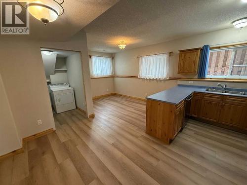 118 Wanyandi Avenue, Hinton, AB - Indoor Photo Showing Kitchen With Double Sink