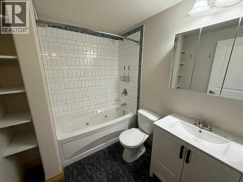 118 Wanyandi Avenue, Hinton, AB - Indoor Photo Showing Bathroom