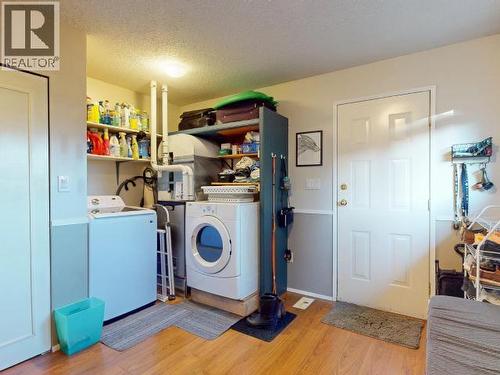 4678 Ontario Ave, Powell River, BC - Indoor Photo Showing Laundry Room