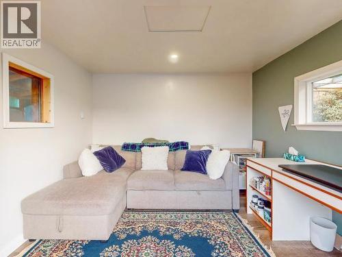 4678 Ontario Ave, Powell River, BC - Indoor